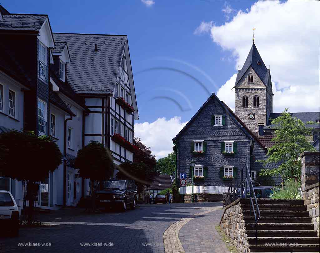 Morsbach, Oberbergischer Kreis, Bergisches Land, Regierungsbezirk Kln, Blick auf Ortskern mit Pfarrkirche