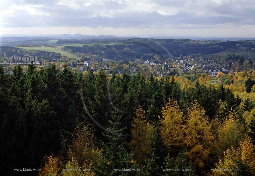 Nmbrecht, Nuembrecht, Oberbergischer Kreis, Bergisches Land, Regierungsbezirk Kln, Blick vom Aussichtsturm auf Stadt und Landschaft in Herbststimmung   