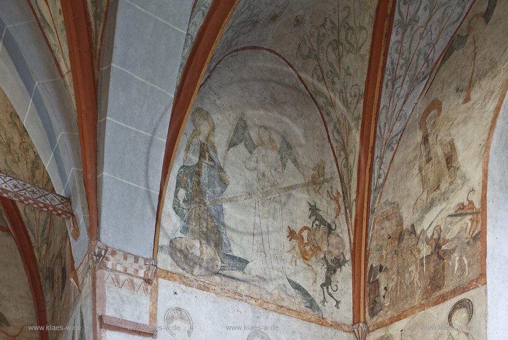 Nuembrecht Marienberghausen, Bunte Kerke, Fresken: die Seelenwaage; Nuembrecht Marienberghausen, church  Bunte Kerke, frescos: the spirit scale. 