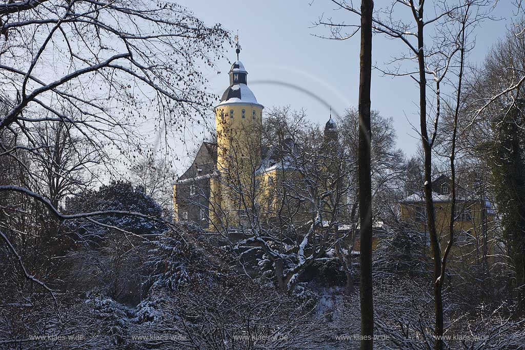 Nuembrecht Schloss Homburg im Winter, verschneit; castle Homburg at winter snow covered