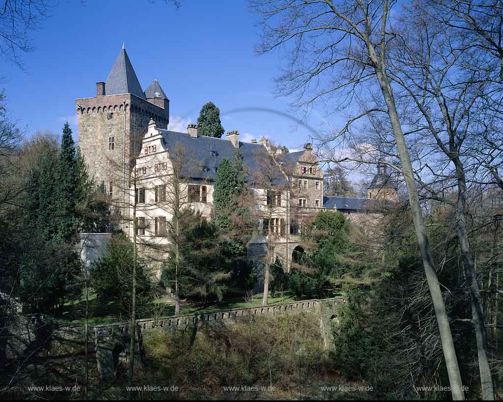 Breitscheid, Ratingen, Kreis Mettmann, Blick auf Schloss Landsberg mit Schlossmauer
