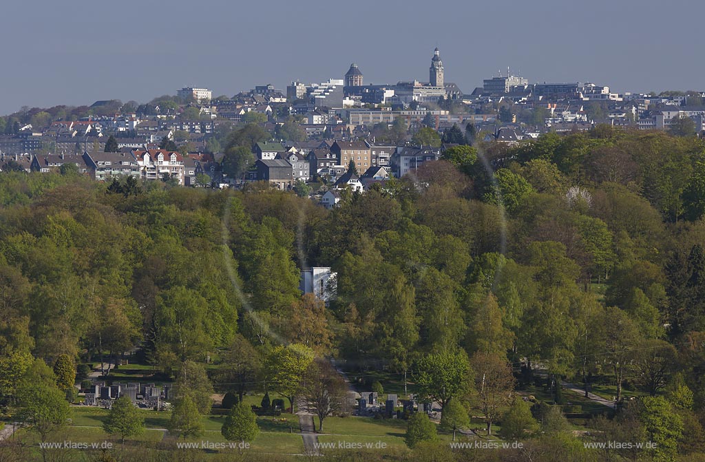 Remscheid, Blick zum Remscheider Stadtkegel; Remscheid, view to the inner city.