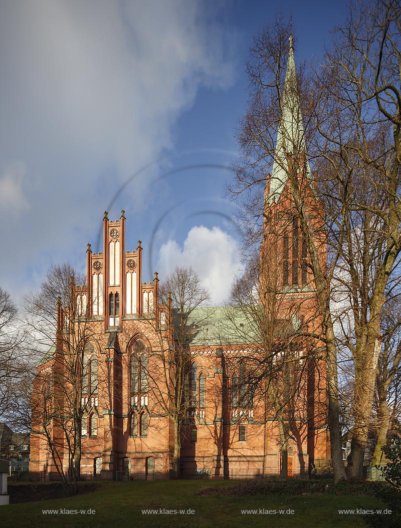 Remscheid Stadtmitte, Evangelische Lutherkirche, der Ziegelsteinbau wurde 1893 im neogotischen Stil erbaut; Remscheid Stadtmitte, evangelic church Lutherkirche.