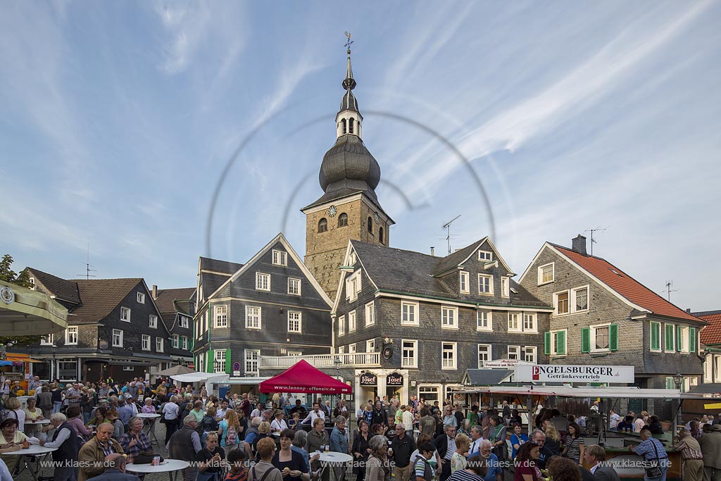 Remscheid Lennep, Stand mit Backwaren auf dem Altstadtfest; Remscheid Lennep, baked good at old town festival.