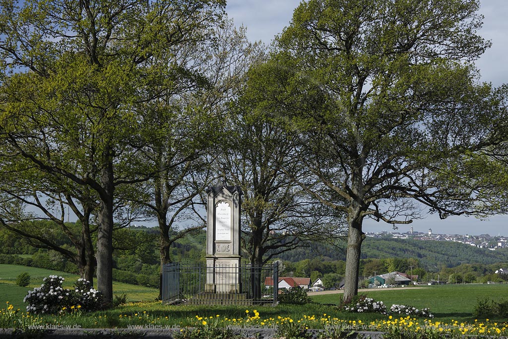 Remscheid Luettringhausen, "Adolf Clarenbach-Denkmal" in Fruehlingslandschaft,  Grundsteinlegung war am 28. September 1829; Remscheid Luettringhausen, monument  "Adolf Clarenbach-Denkmal" in springtime landscape.