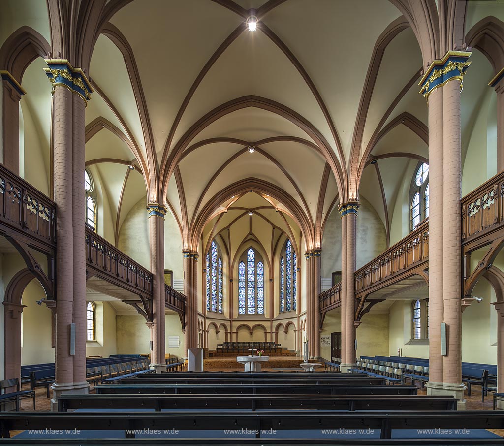 Remscheid-Alt Remscheid, evangelische Lutherkirche, Innenaufnahme, Blick zum Altar, Remscheid-Alt remscheid, evangelic Luther chuch, interior view onto the altar.