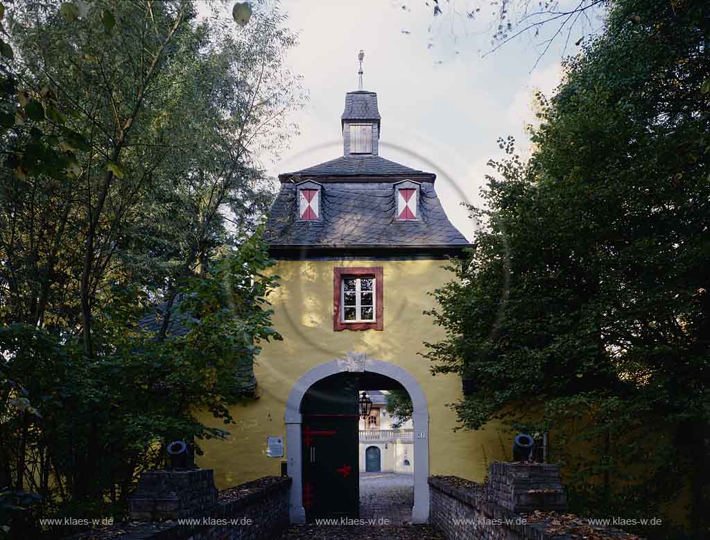 Rsrath, Roesrath, Rheinisch-Bergischer Kreis, Blick auf Schloss Eulenbroich, Torhaus