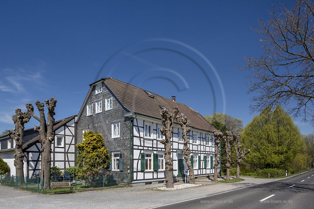 Wermelskirchen-Dhuenn, Kreckersweg 16, historisches fachwrkhaus; Wermelskirchen-Dhuenn, Kreckersweg 16, historical framework-house.