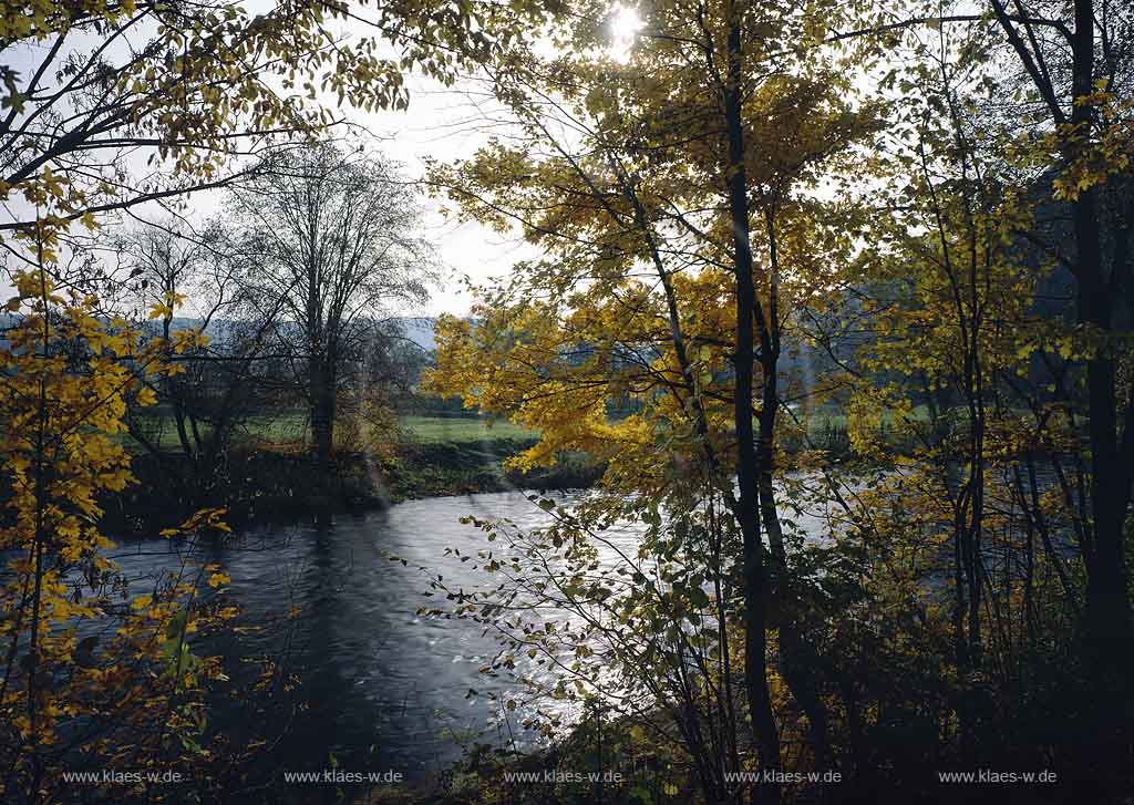 Hoppengarten, Windeck, Rhein-Sieg-Kreis Blick auf Flusslauf der Sieg in Herbstlandschaft