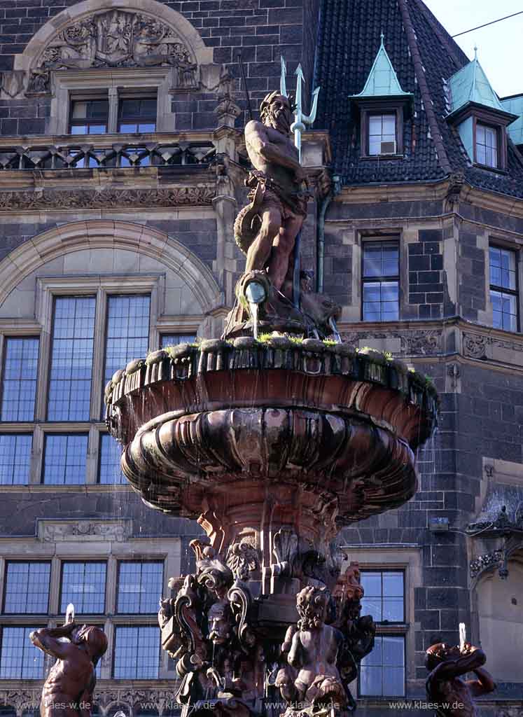 Elberfeld, Wuppertal, Regierungsbezirk Dsseldorf, Duesseldorf, Blick auf Jubilaeumsbrunnen, Jubilumsbrunnen am Neumarkt vor Rathaus