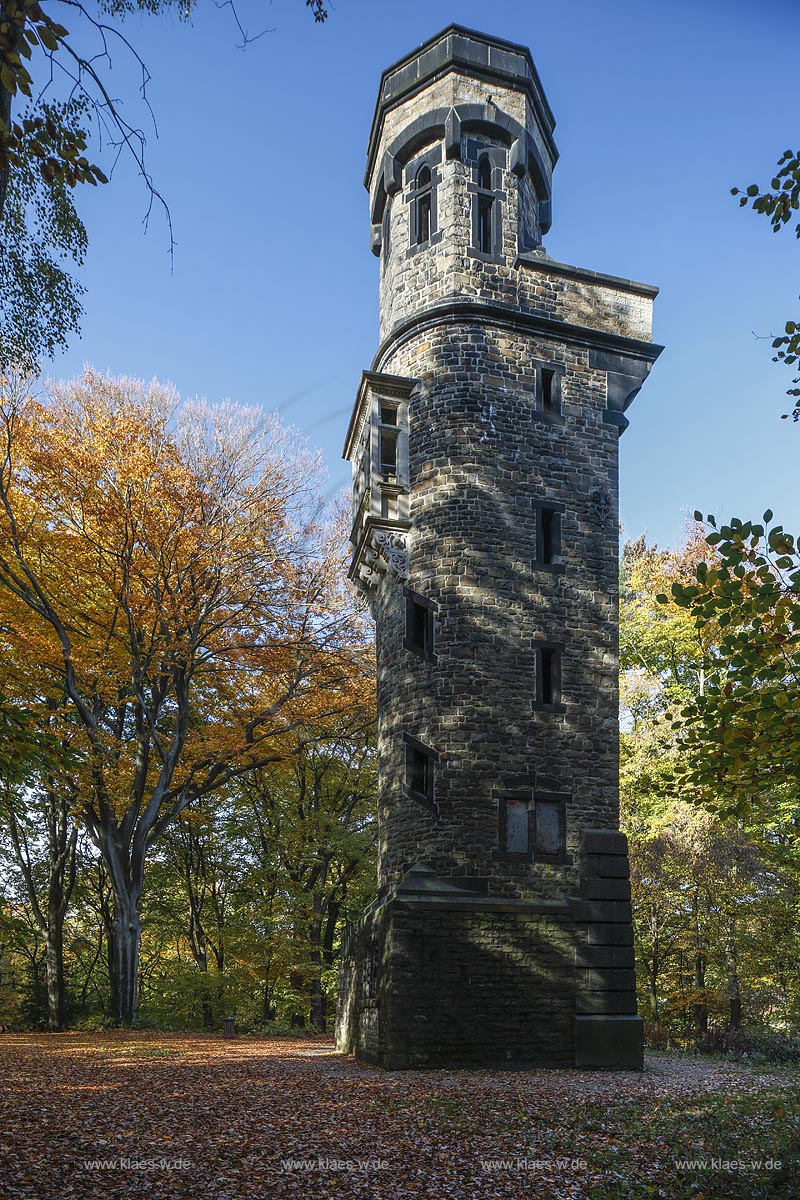 Wuppertal Elberfeld, Von-der-Heydt-Turm, ein Aussichtsturm, der 1892 aus Spendenmitteln des Elberfelder Bankiers "August Freiherr von der Heydt" im Stil der Deutsch-Renaissance errichtet wurde; Wuppertal Elberfeld, look-out Von-der-Heydt-Turm.