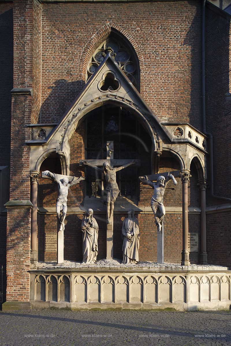 Altstadt, Dsseldorf, Duesseldorf, Niederrhein, Bergisches Land, Blick auf die Darstellung Kreuzigung, St. Lambertus Kirche