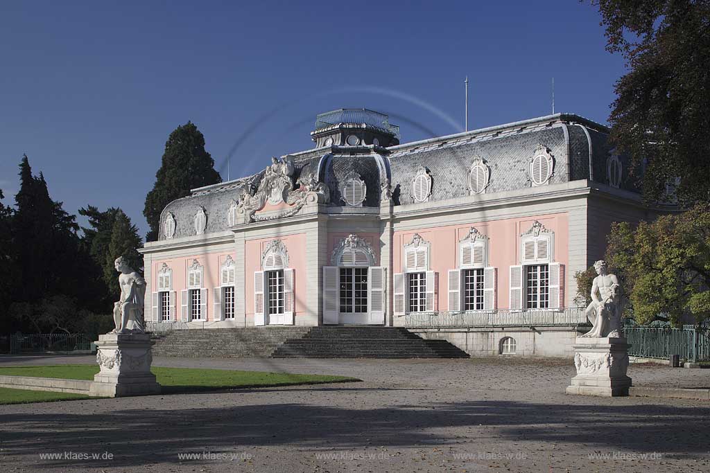 Dsseldorf, Benrath, Schloss Benrath, Statue, Rokkoko, Corps de Logis