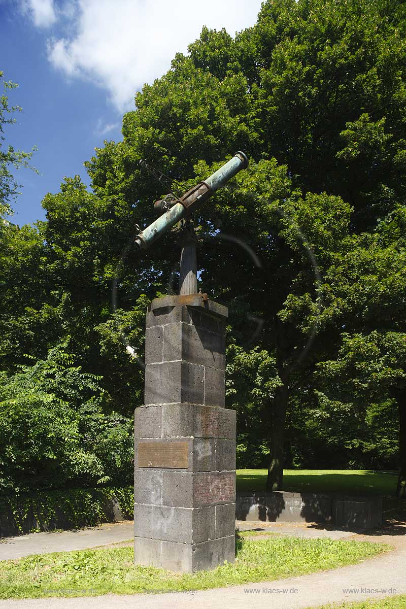 Blick auf Denkmal Bilker Sternwarte in Dsseldorf, Duesseldorf-Bilck in Sommerstimmung