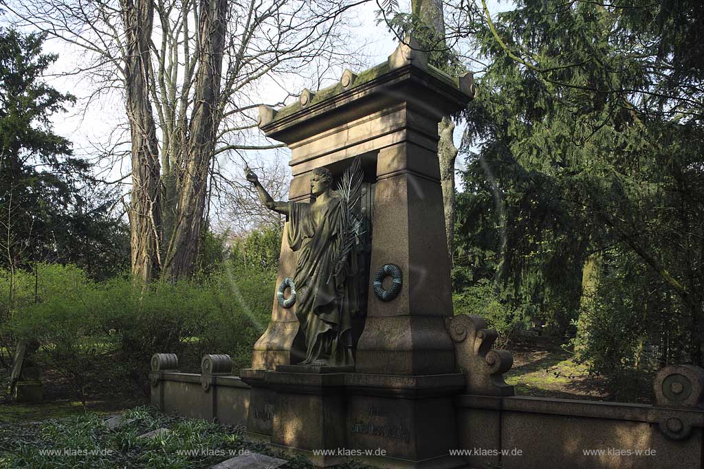Derendorf, Nordfriedhof, Dsseldorf, Duesseldorf, Niederrhein, Bergisches Land, Blick auf Grabmal, Familiengrab