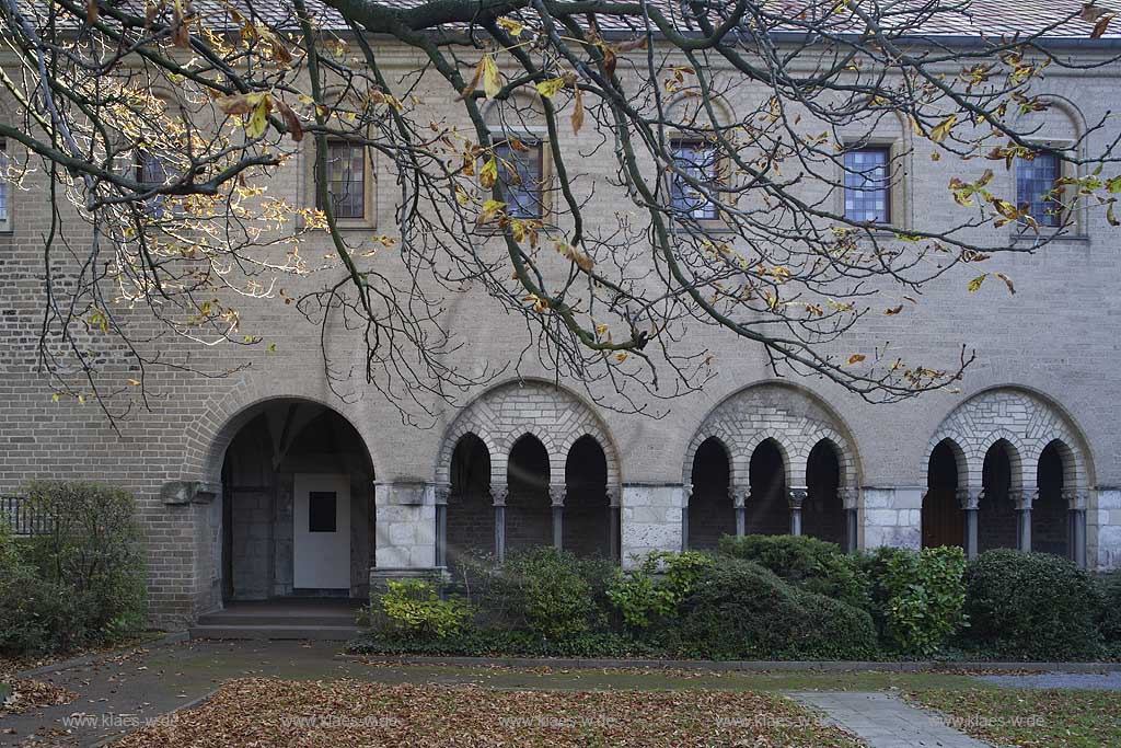 Dsseldorf, Gerresheim, Basilika St. Margareta, Stiftsgebude, Krezugang