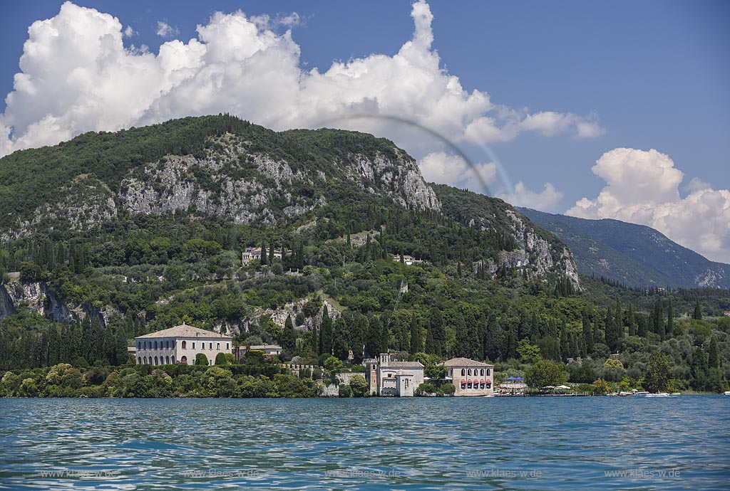 Gardasee mit "Punta san Vigilio"; Lake Garda with "Punta san Vigilio".