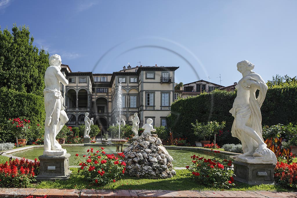 Lucca, Palazzo Pfanner-Controni, Skulpturengarten; Lucca, Palazzo Pfanner-Controni, sculpture-garden.