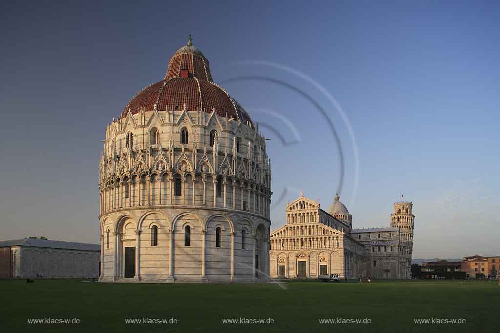 Pisa, Blick auf Baptisterium, dem Dom Santa Maria Assunt und dem schiefen Turm von Pisa, Toskana, Tuscany