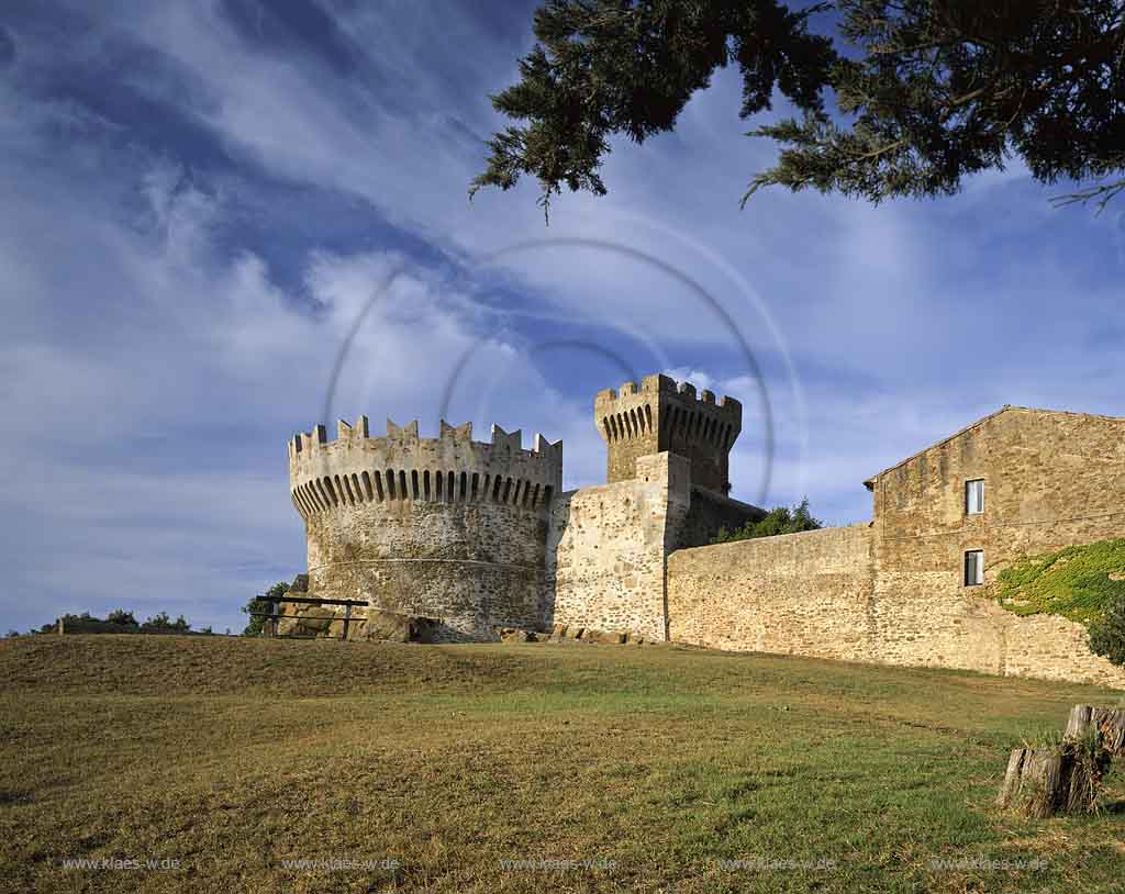 Populonia, Piombino, Toskana, Tuscany, Blick auf Burg Populonia