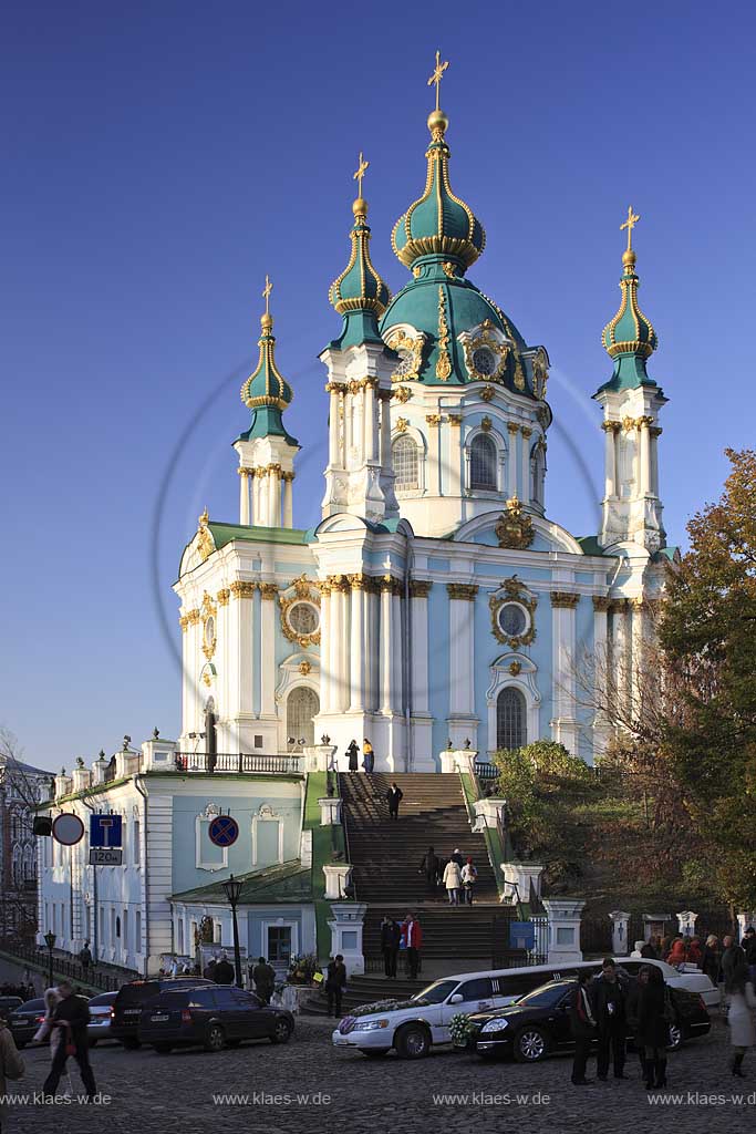 Kiew die 1767 geweihte Andreaskirche Andrijivs'ka cwerkava wurde im sogenannten ukrainischen Barock einer Mischung aus westlichem und oestlichem Stil Stil erbaut. The baroque St. Andrew church. 