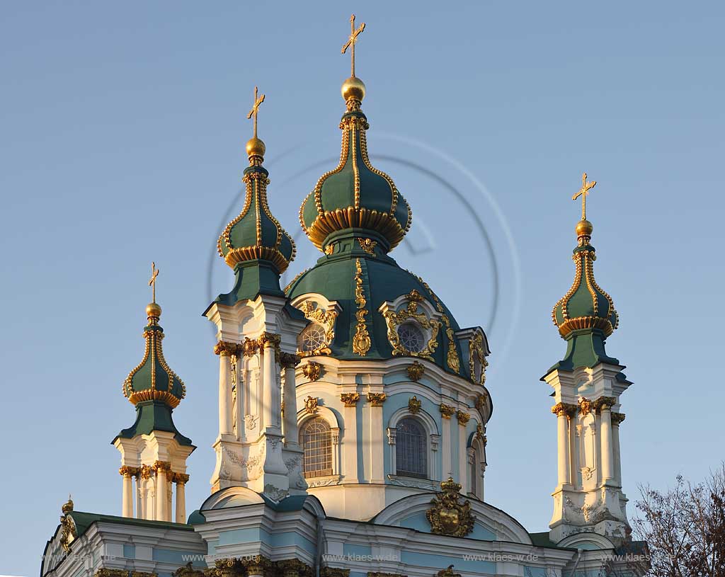 Kiew die 1767 geweihte Andreaskirche Andrijivs'ka cwerkava wurde im sogenannten ukrainischen Barock einer Mischung aus westlichem und oestlichem Stil Stil erbaut. View to the Andrijivs'ka cathedrale