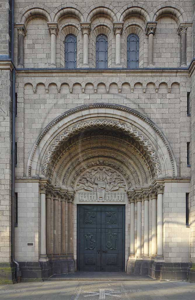 Koeln Deutz, Hauptportal der Pfeilerbasilika St. Heribert; Cologne Deutz main portal of basilica St. Heribert