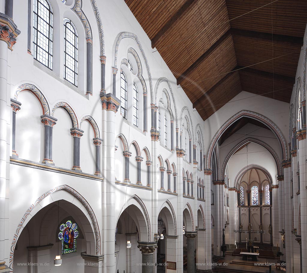 Koeln Deutz St Heribert, Blick von Orgelempore ins oestliche Langhaus; Koeln Deutz St Heribert, view from organ loft to rhe nave