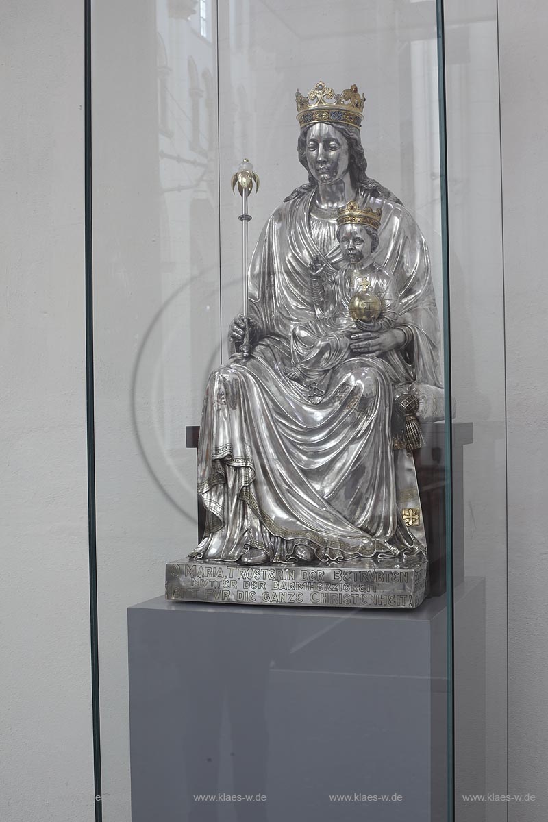   Koeln Deutz, St Heribert, silberne Madonna, plastische Darstellung: Figur; Koeln Deutz, St Heribert, silvery Madonna, sculpture