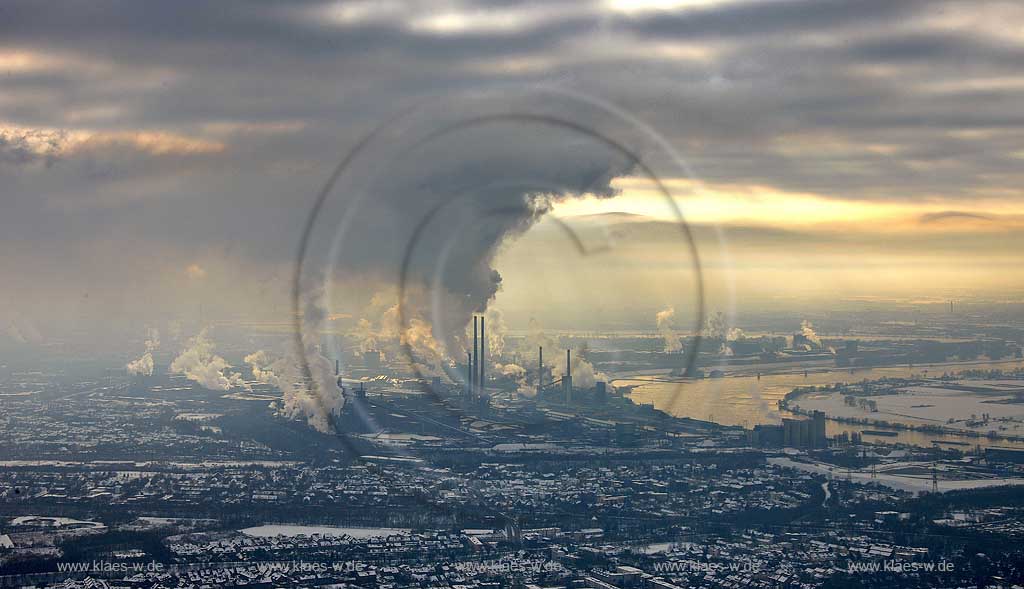 Luftbild, Emmission Wolke Dunst Umweltverschmutzung, Duisburg ThyssenKrupp Steel Industrie Rhein ,  Duisburg, Nordrhein-Westfalen, Deutschland, Europa