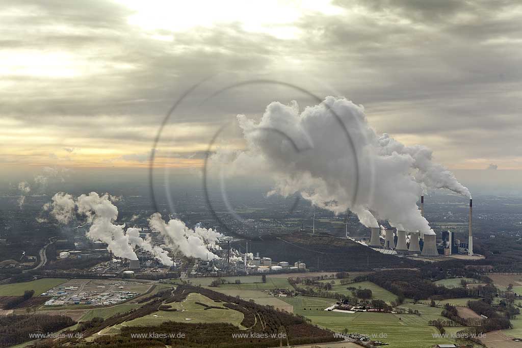 Luftbild, Kohlekraftwerk Scholven EON, Scholven mit Raffinerie von Dorsten aus gesehen, Ruhrgebiet, Nordrhein-Westfalen, Germany, Europa