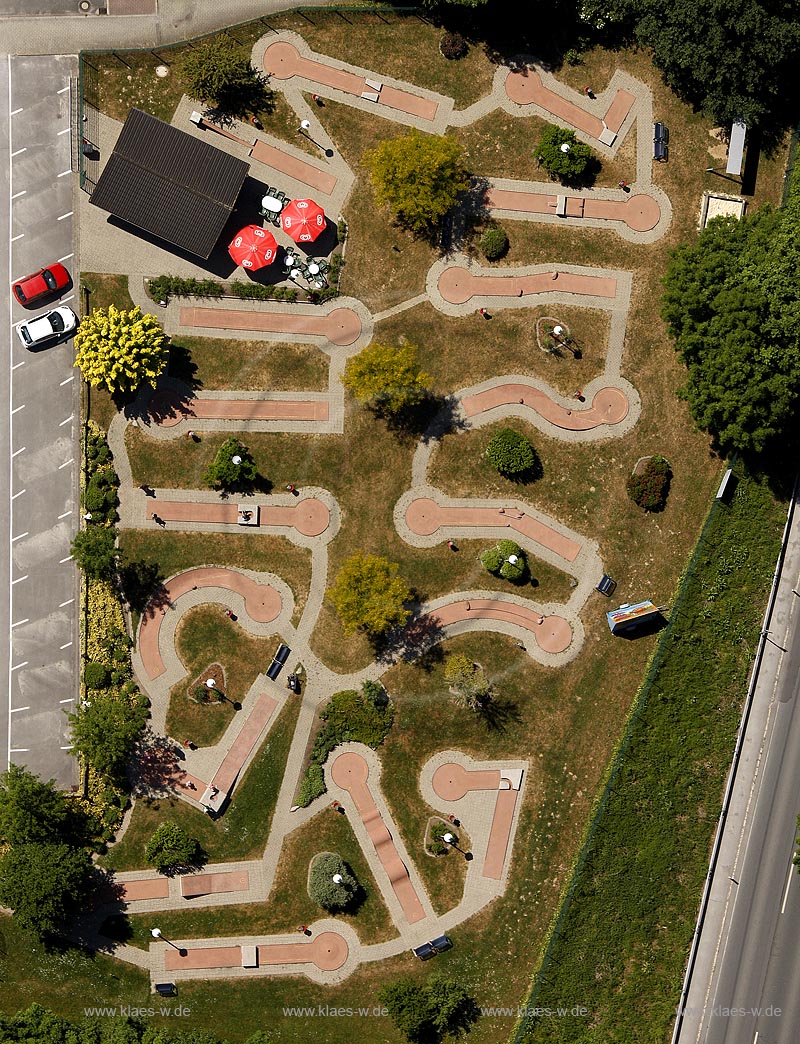 Menden (Sauerland),  Luftbild, Blick auf Minigolfbahn; Menden (Sauerland), aerial photo, view to a miniature golf course.