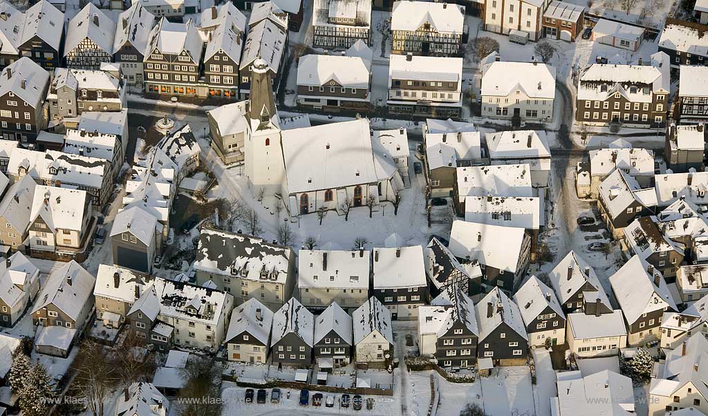 Luftbild, historische Altstadt Stadtmauer, Schnee, Winter,  Bad Laasphe, Nordrhein-Westfalen, Deutschland, Europa