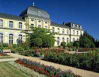 Poppelsdorf, Bonn, Regierungsbezirk Kln, Mittelrhein, Blick auf Schloss Poppelsdorf mit Schlosspark im Sommer