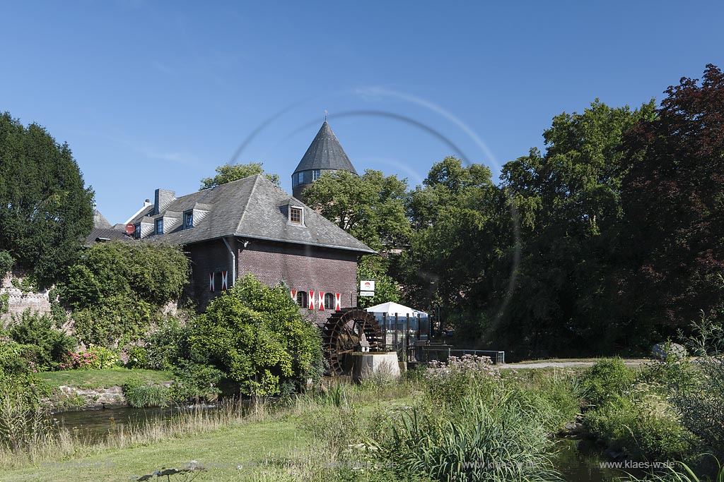 Brueggen, Bruegggener Muehle, auch Bruggener Wassermuehle oder Burgmuehle genannt, Wassermuehle mit unterschlaechtigem Wasserrad, am Unterlauf der Schwalm; Brueggen, historical watermill.