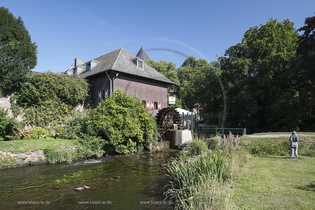 Brueggen, Bruegggener Muehle, auch Bruggener Wassermuehle oder Burgmuehle genannt, Wassermuehle mit unterschlaechtigem Wasserrad, am Unterlauf der Schwalm; Brueggen, historical watermill.