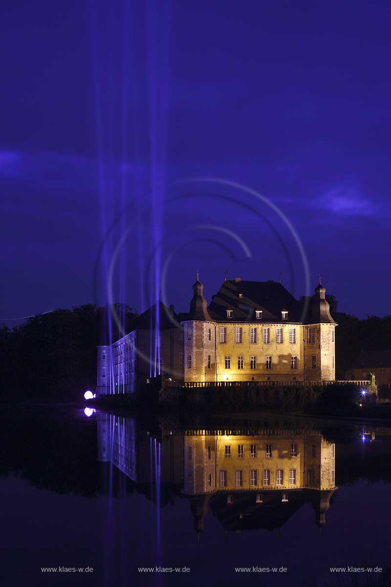 Wasserschloss Schloss Dyck in Jchen Juechen Nachtaufnahme whrend der Illumina 2008