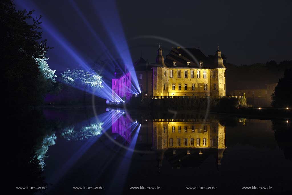 Wasserschloss Schloss Dyck in Jchen Juechen Nachtaufnahme whrend der Illumina 2008