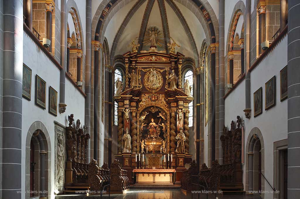 Essen Werden, ehemalige Abteikirche Sankt Ludgerus, Blick in den Chor mit Barock Hochaltar; Ancient abbey church St. Ludgerus with baroque high altar 