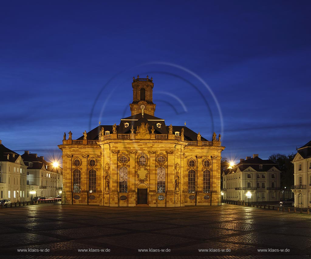 Saarbruecken, Alt-Saarbruecken, Blick auf die Ludwigskirche zur blauen Stunde, sie gilt als einer der bedeutendsten evangelischen barocken Kirchenbauten Deutschlands; Saarbruecken, Alt-Saarbruecken, view to the church Ludwigskirche at blue hour.