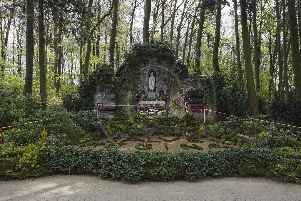 St. Wendel Lourdesgrotte  Gedenk- und Pilgerstaette ; St. Wendel Lordesgrotto memorial grotto 