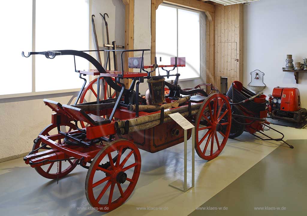 Eslohe, Maschinen- und Heimatmuseum Loeschwagen Feuerwehr; museum of machines, engenes, machinery and local history  firefighter quenching car
