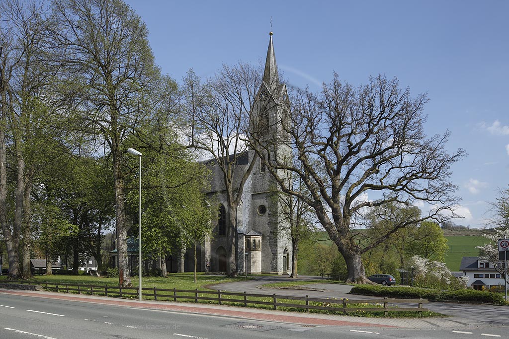 Eslohe Reiste, St. Pankratius-Kirche, 1850 bis 1852 errichtet; Eslohe Reiste, church St. Pankratius-Kirche.
