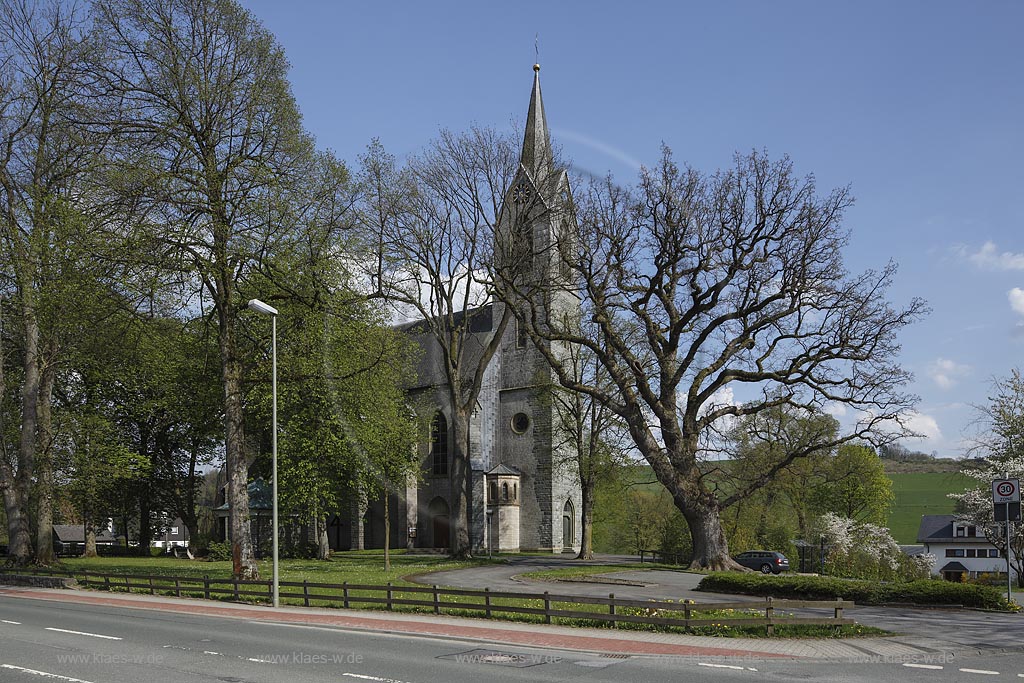Eslohe Reiste, St. Pankratius-Kirche, 1850 bis 1852 errichtet; Eslohe Reiste, church St. Pankratius-Kirche.