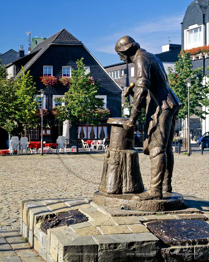 Olpe, Blick auf Pannekloepper Denkmal, Panneklpper, Sauerland
