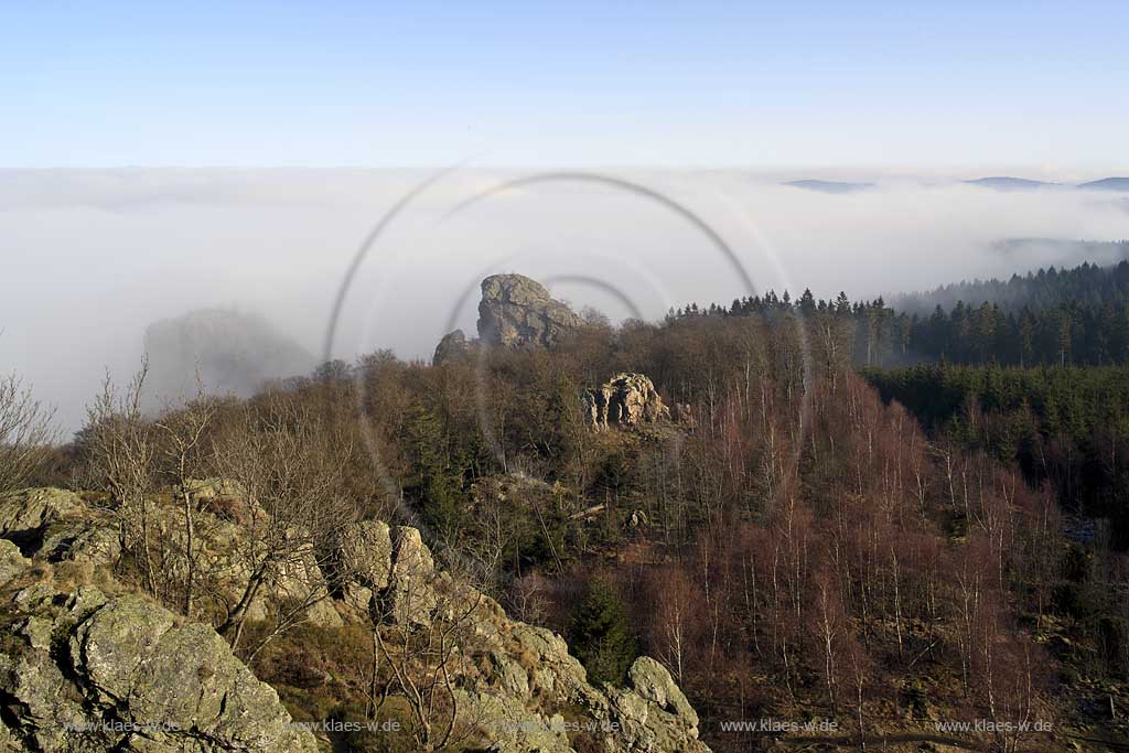 Olsberg, Bruchhausen, Sauerland, Bruchhauser Steine, Blick vom Felstein am Rothaatsteig, Fernwanderweg, Nebel