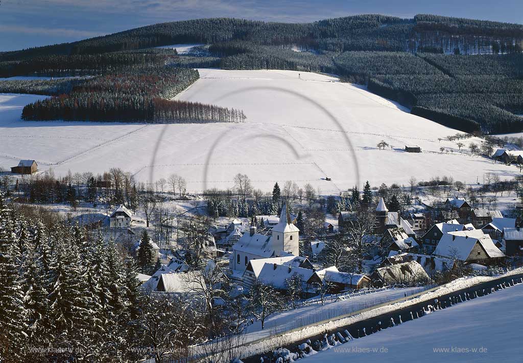 Olsberg, Brunskappel, Hochsauerlandkreis, Blick auf Ort im Schnee, Sauerland