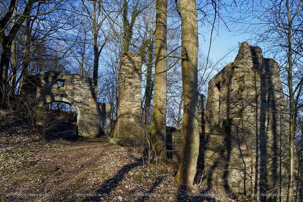 Plettenberg Ruine Burg Schwarzenberg Hoehenburg; Ruine castle Schwarzenberg
