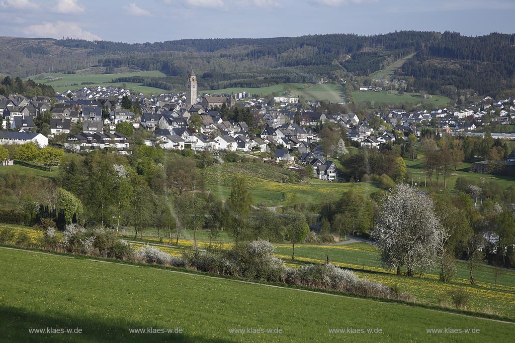 Schmallenberg, Blick auf die Stadt im Fruehling; Schmallenberg, view to the town in spring.