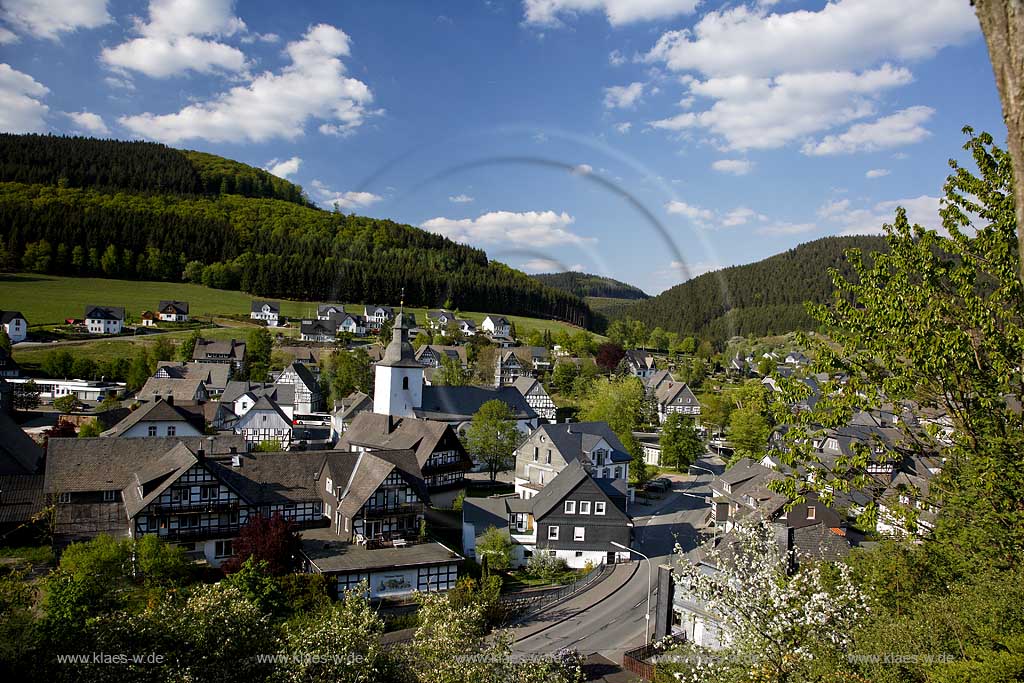 Schmallenberg, Oberkirchen, Hochsauerlandkreis, Blick auf Ort, Sauerland